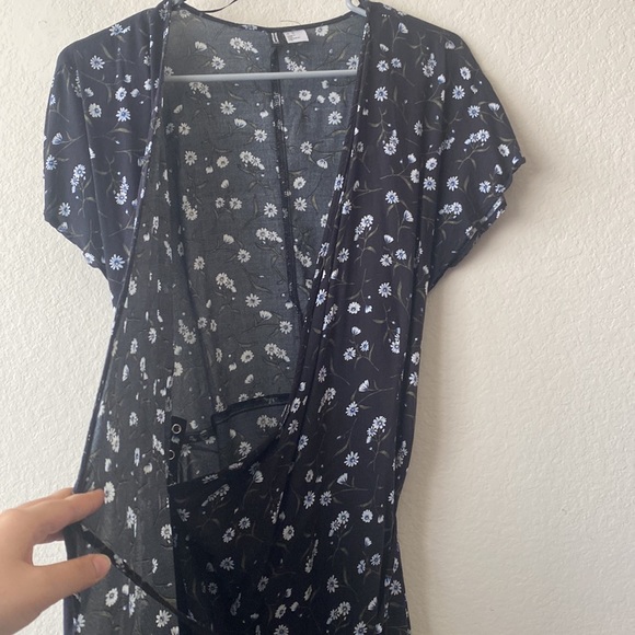 Divided Black Women's Floral Summer Wrap V Neck Dress - Picture 5 of 6